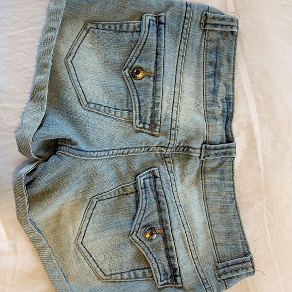 Celeb Pink Jean Shorts - Picture 3 of 3